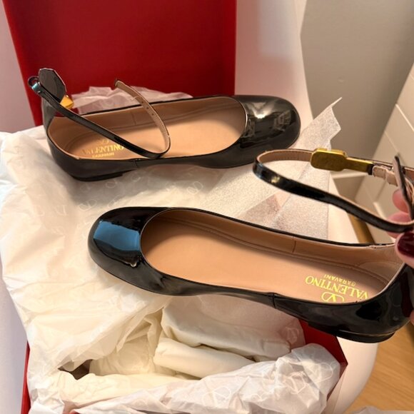 ✨ Valentino Garavani “Tango” Black Patent Flats – Brand New in Box  38.5/8.5 - Picture 3 of 13